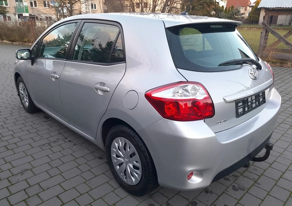 Toyota Auris cena 26000 przebieg: 179000, rok produkcji 2011 z Podkowa Leśna małe 191